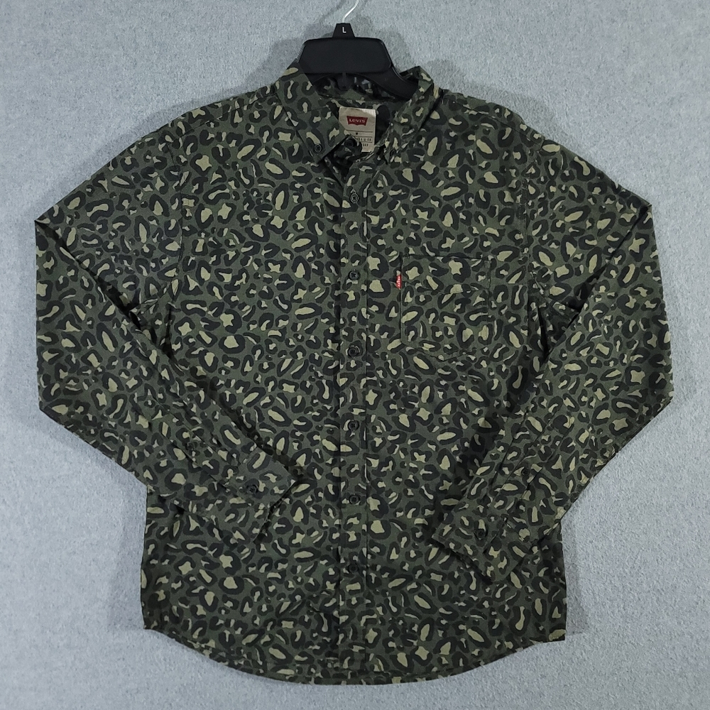 Levi's Camo Button Down Shirt Mens M Animal Print Long Sleeve Green